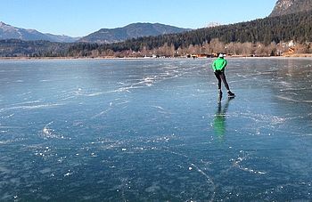 Eislaufen am Pressegger See